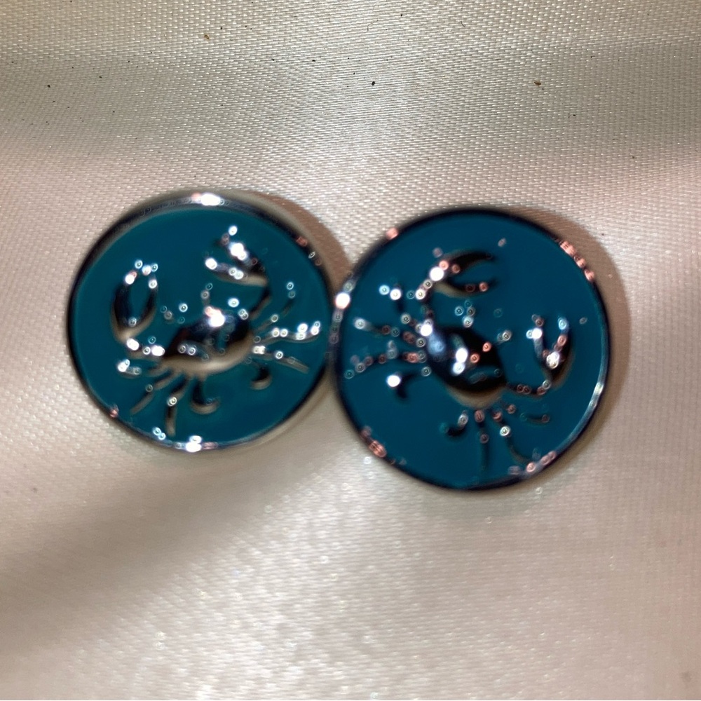 2 Crab pins with interchangeable snap charms
